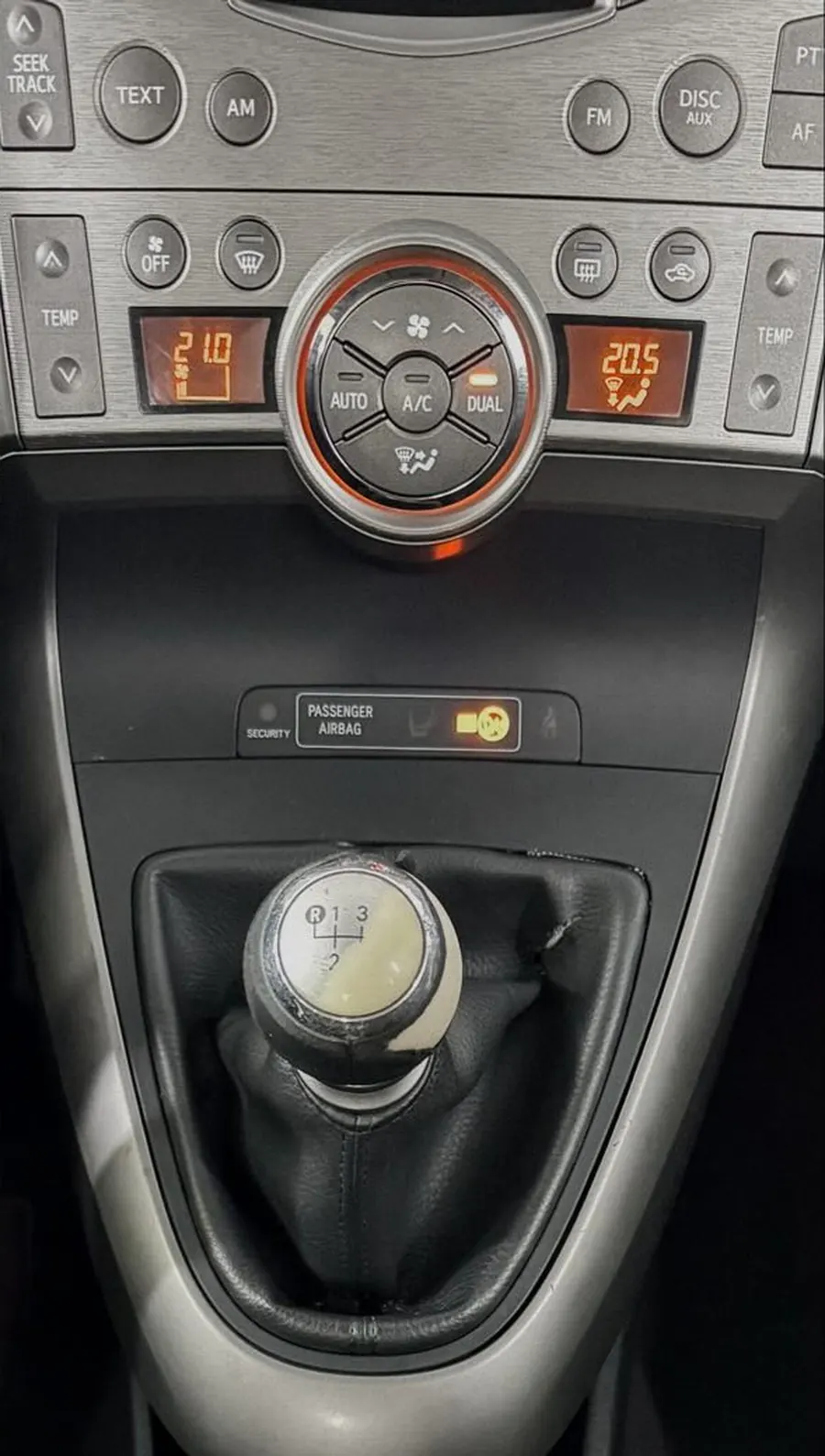 Селектор Toyota после химчистки