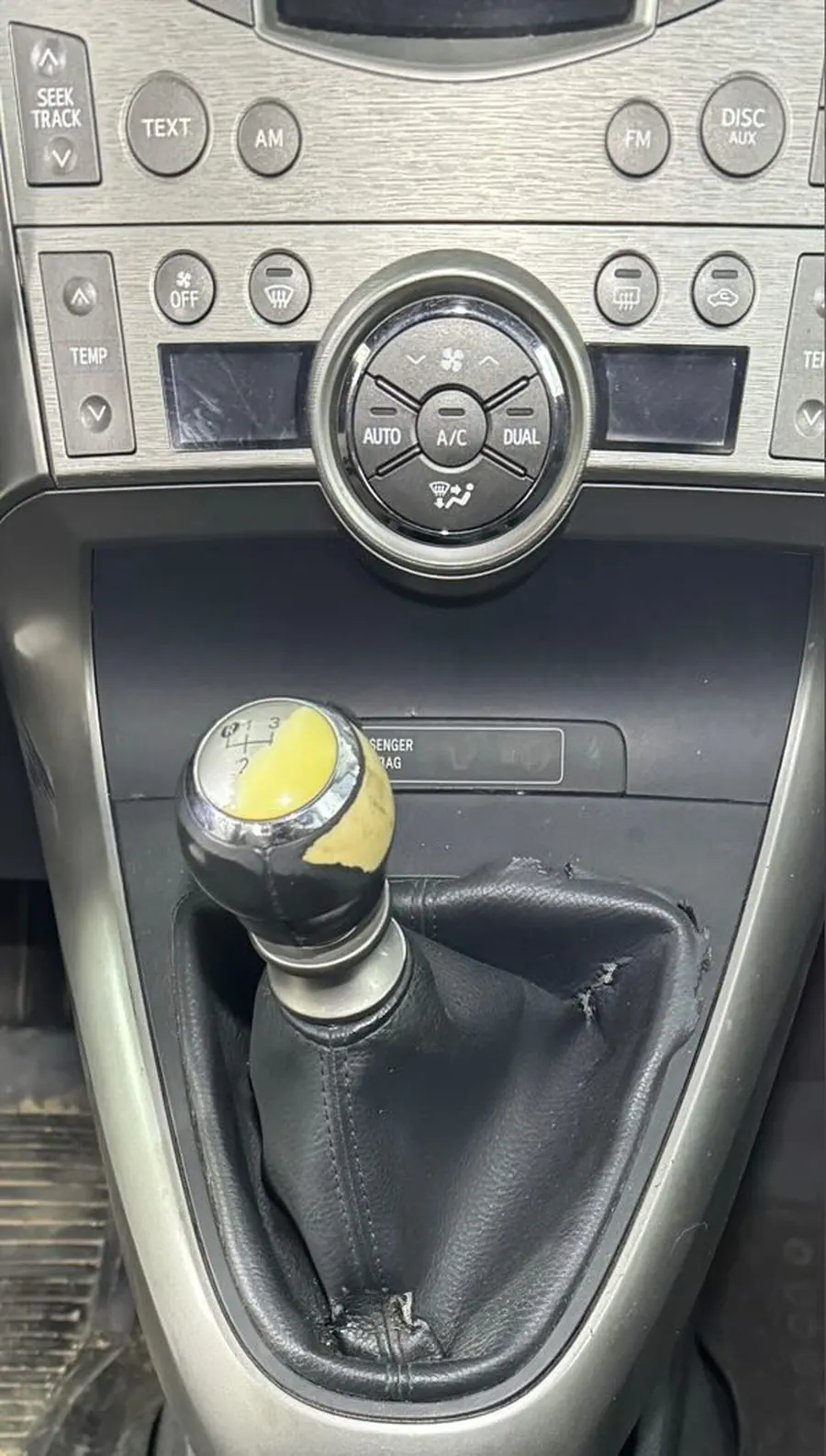 Селектор Toyota до химчистки