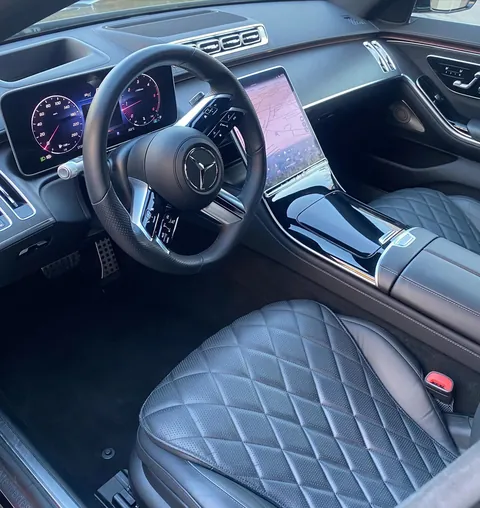 Салон Mercedes S-класса, стёганая кожа